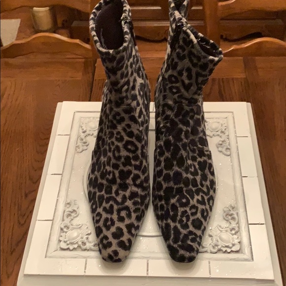 Apostrophe Shoes - Apostrophe animal print  boots in good condition 7